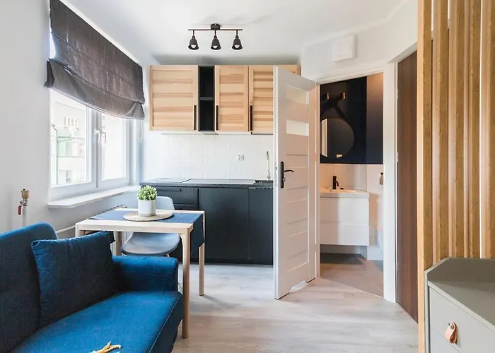 Urban Chic & Great Location & Modern - #o4 شقة